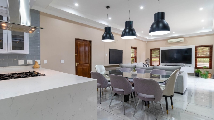 5 Bedroom Property for Sale in Klein Zevenwacht Western Cape